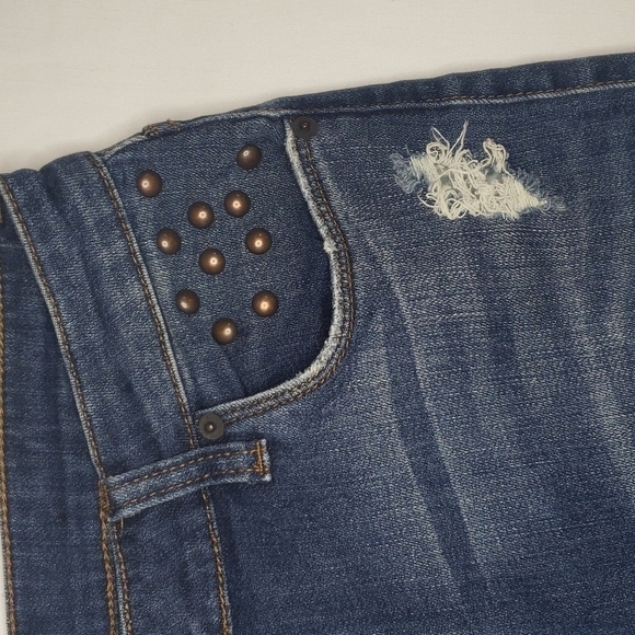 3/$30 STS BLUE Distressed Embellished Mom Jeans - Picture 5 of 8